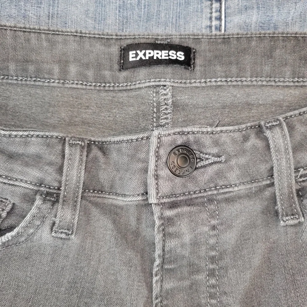 Express Denim Shorts Womens 32 Gray Distressed Cut Off Raw Hem - Picture 8 of 10